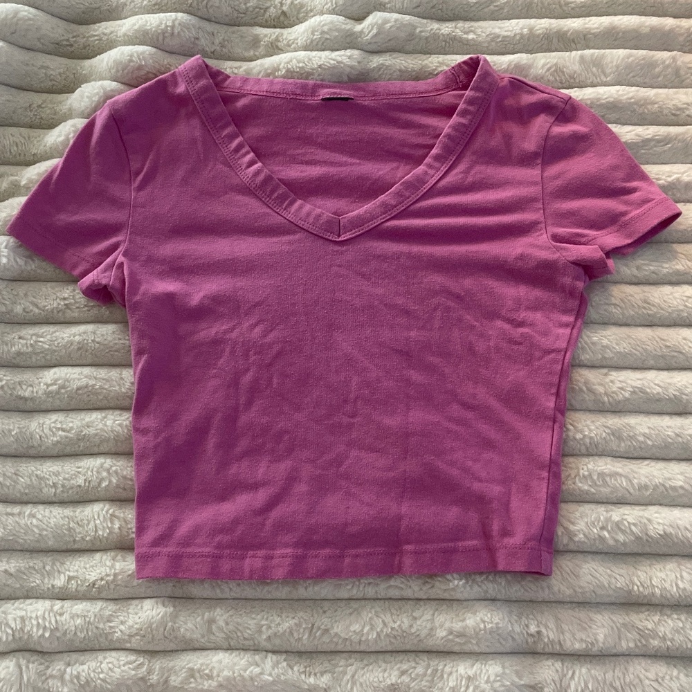 pink v-neck crop top
